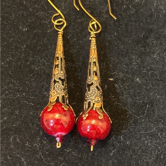 Old world charm filigree earrings in antique brass vintage inspired - Picture 4 of 5